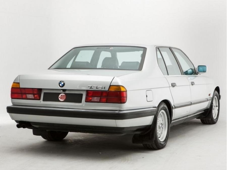  BMW 735i 1986 года  (UK) (фото 6 из 9)